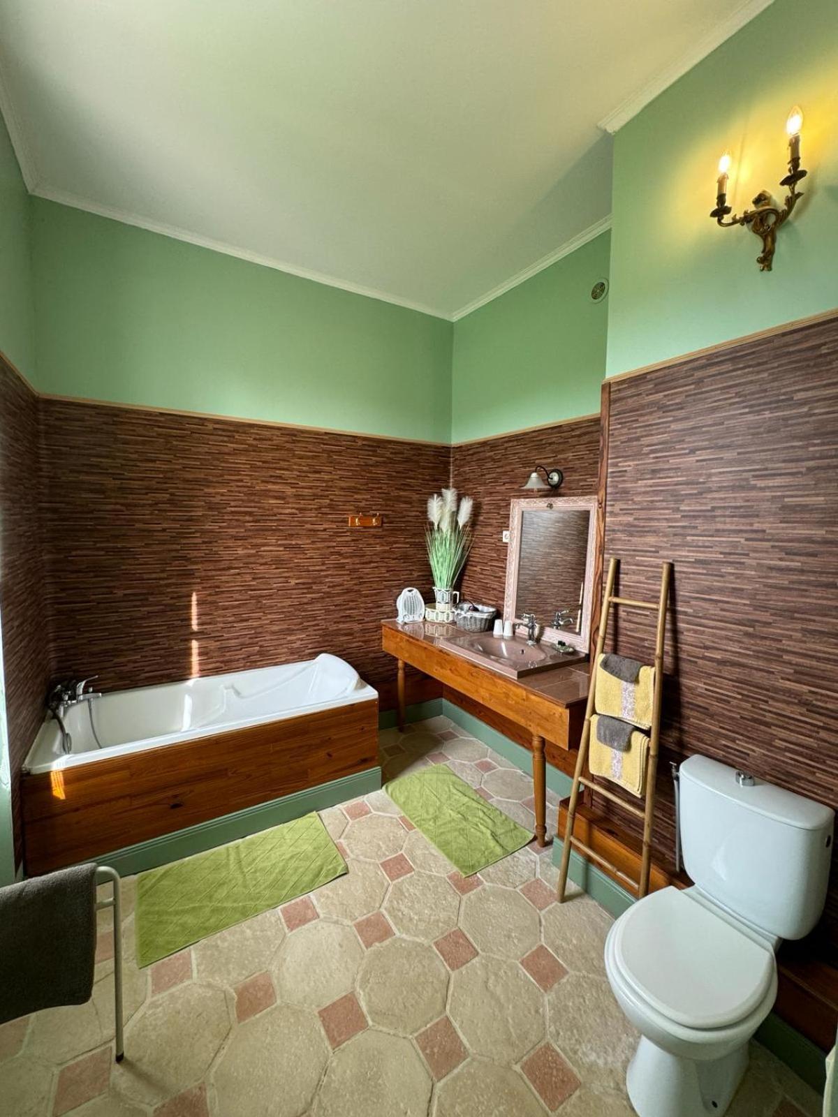 Domaine De L'Orangerie Du Chateau De Motteville Chambres D'Hotes Room photo